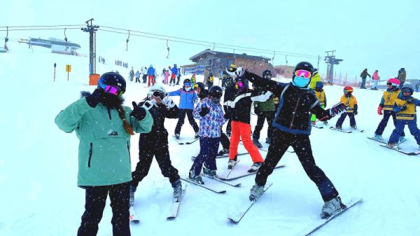 Students & Staff Celebrate a Successful Ski Trip in Austria